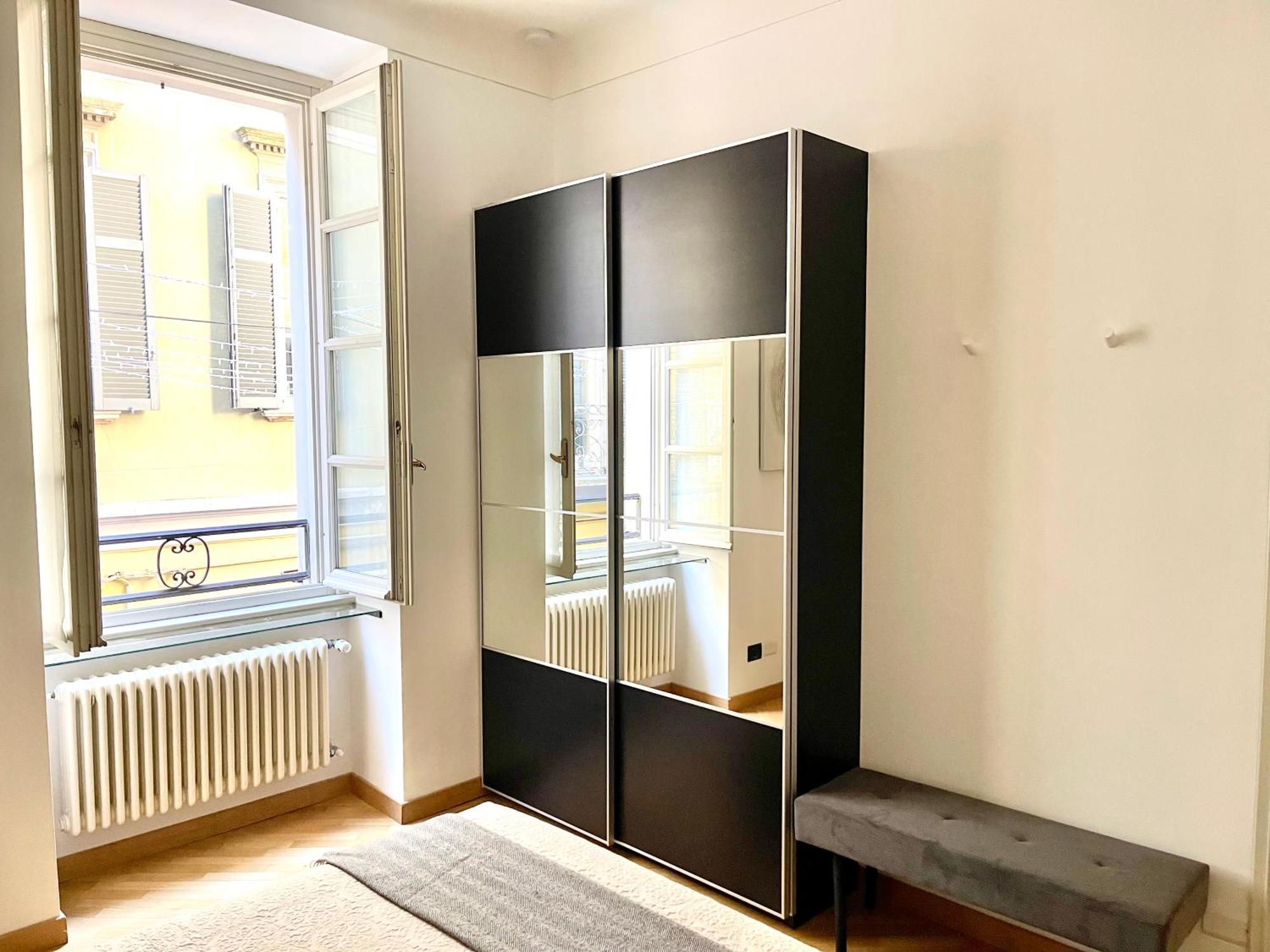 Charming Como - Apartment Downtown In The Pedestrian Area With 2 Double Bedrooms And 2 Complete Bathrooms A Spacious Living Room And Full Equipped Kitchen Exteriör bild