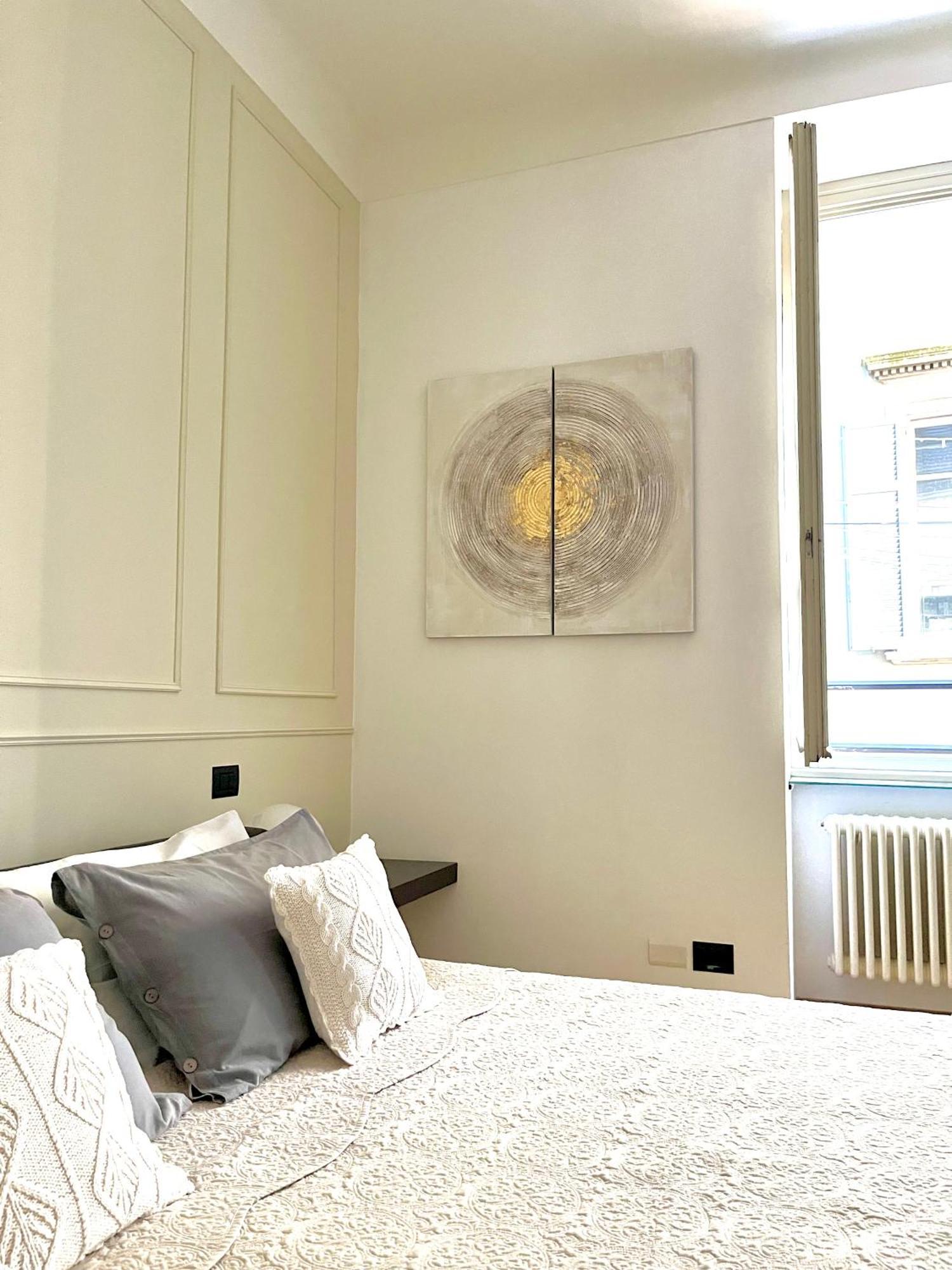 Charming Como - Apartment Downtown In The Pedestrian Area With 2 Double Bedrooms And 2 Complete Bathrooms A Spacious Living Room And Full Equipped Kitchen Exteriör bild