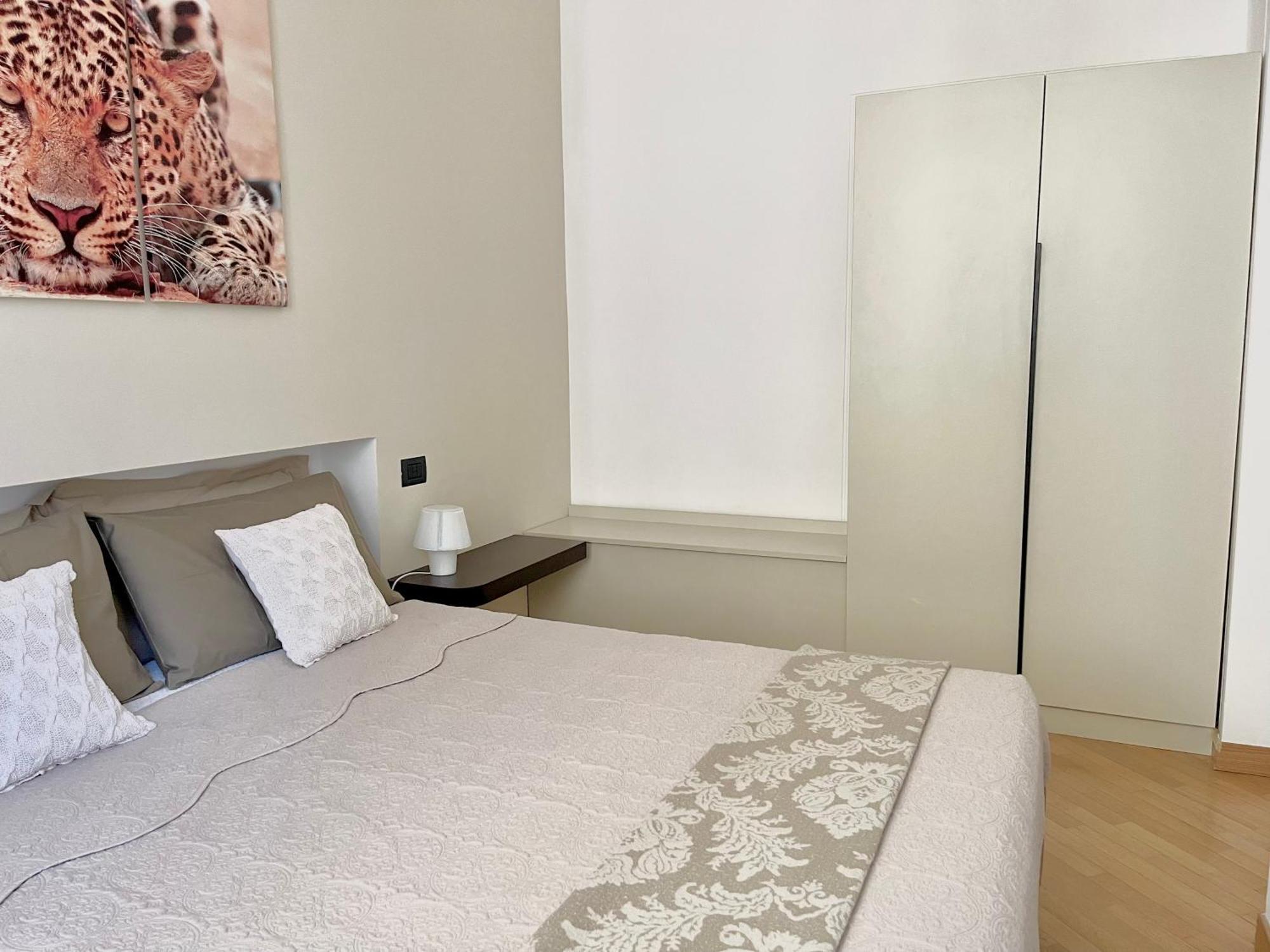 Charming Como - Apartment Downtown In The Pedestrian Area With 2 Double Bedrooms And 2 Complete Bathrooms A Spacious Living Room And Full Equipped Kitchen Exteriör bild