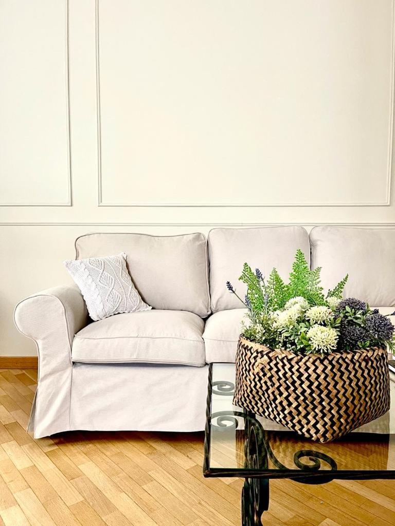 Charming Como - Apartment Downtown In The Pedestrian Area With 2 Double Bedrooms And 2 Complete Bathrooms A Spacious Living Room And Full Equipped Kitchen Exteriör bild
