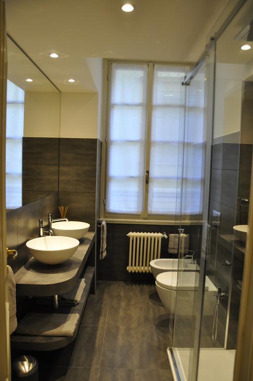 Charming Como - Apartment Downtown In The Pedestrian Area With 2 Double Bedrooms And 2 Complete Bathrooms A Spacious Living Room And Full Equipped Kitchen Exteriör bild